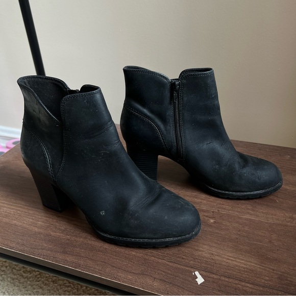 Clarks Verona Trish Leather Black Bootie size 9.5 - Picture 3 of 7